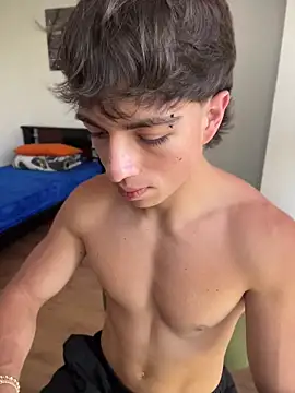 JUSTIN_JHONS live XXX chat