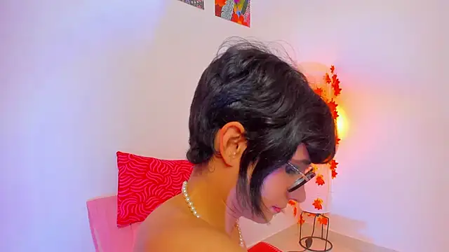 Pokazy przed kamerką – Madeline_21