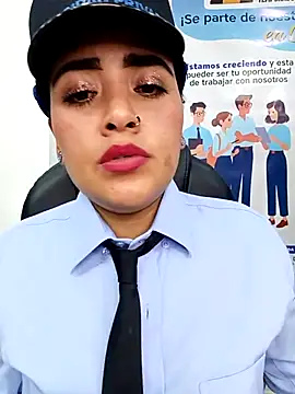 Chat +18 de MAYE__13 ao vivo