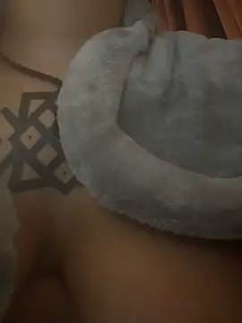 nickytheehawtie Adlı Modelin Canlı XXX Sohbeti