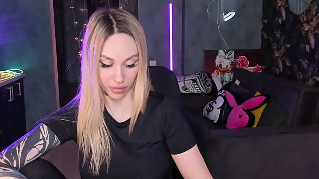 دردشة Blckmirrorr الجنسية المباشرة