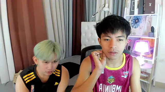 Czat XXX na żywo – davincihugecock