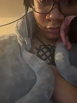 nickytheehawtie 现场XXX聊天