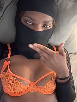 Chat +18 de KiaraAmara ao vivo