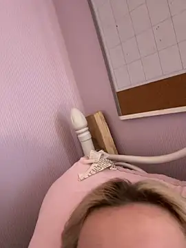 imawhorenslut19 Live XXX-chat