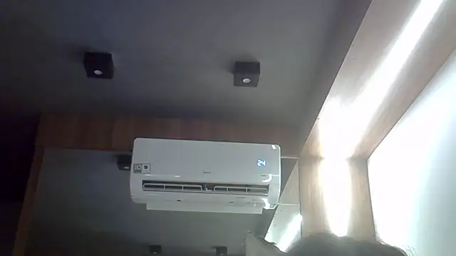 SkinnyKitten Adlı Modelin Web Kamerası Şovu