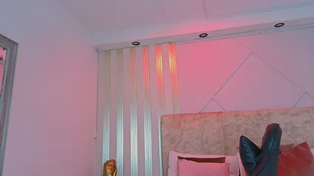 j_belle_'s Live XXX Chat