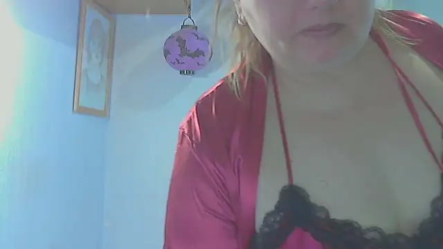 Lusi-777 লাইভ XXX চ্যাট