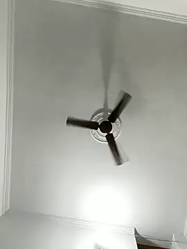 paro22_sex Chat XXX in diretta