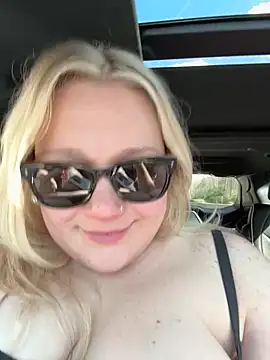 PiggyRosen Live XXX chat