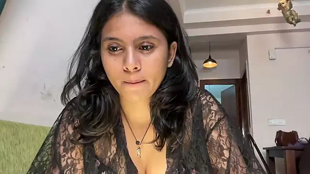 Naira_fit: вебкам-шоу