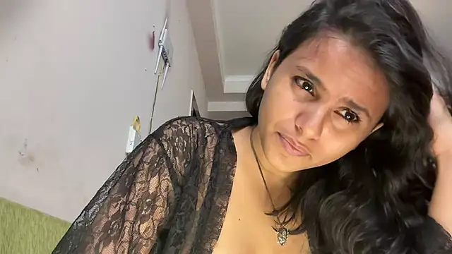 Naira_fit Show in webcam