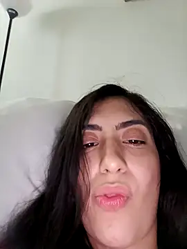 دردشة MIYESSI الجنسية المباشرة