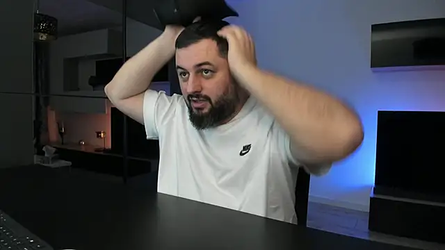 DravenPeak's Live XXX Chat