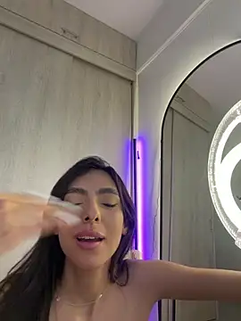 ZaraLuuvn Live XXX chat