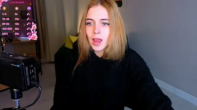 Bella_xBaby Adlı Modelin Canlı XXX Sohbeti