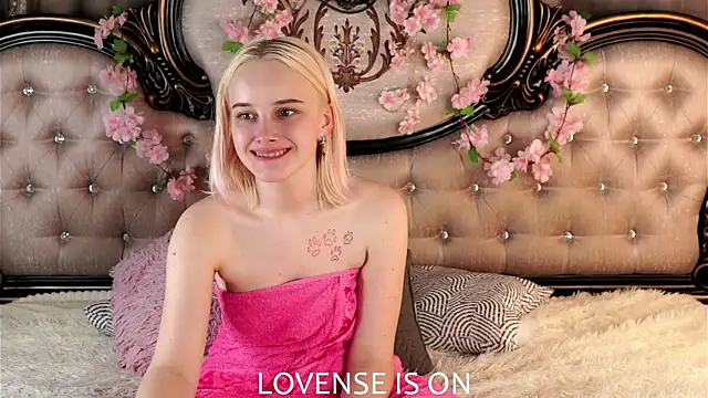 KirstinMcgeady Adlı Modelin Canlı XXX Sohbeti