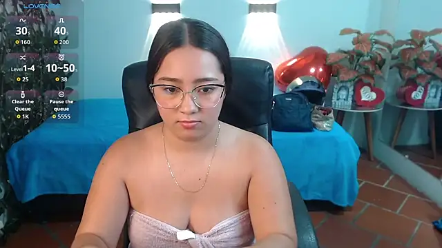 Živý XXX chat tinisweet