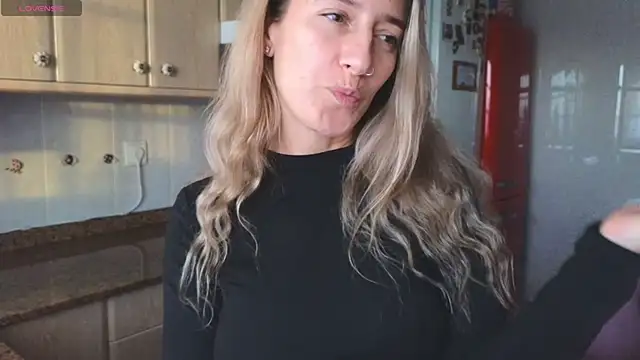 Онлайн чат XXX Lunamix