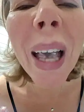 แชท XXX สดของ stellahere8