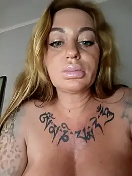 MiaMooly's Webcam Show