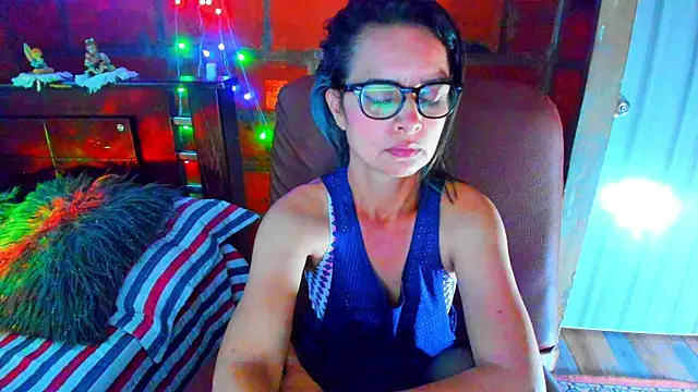 BrianaGarner élő XXX-chatje