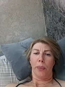 stellahere8: απευθείας συνομιλία ΧΧΧ