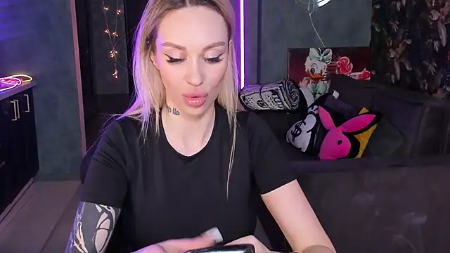 Blckmirrorr's Live XXX Chat