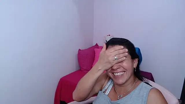 camilavargas_: απευθείας συνομιλία ΧΧΧ