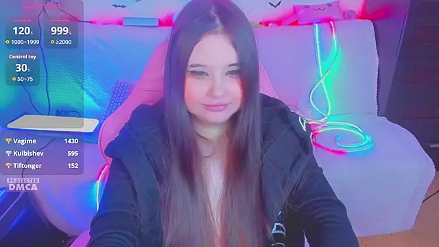 Lolisuccub Chat XXX in diretta