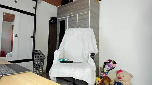 MollyCraftのライブXXXチャット