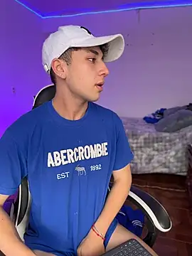 Chatroom XXX en direct de oliver_kyy