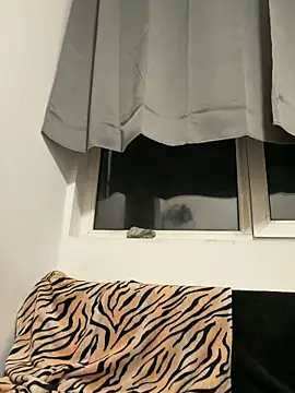 AriaVoss Adlı Modelin Canlı XXX Sohbeti