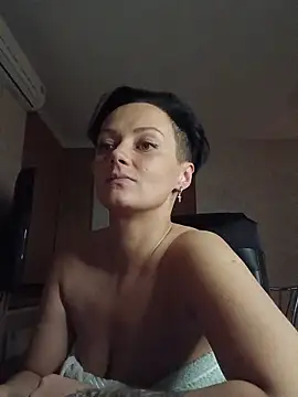 EhidnaLowq Webcam-Show