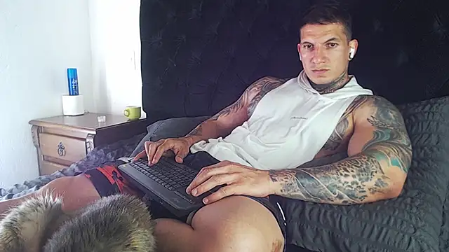 Shane_Clay Live XXX-Chat