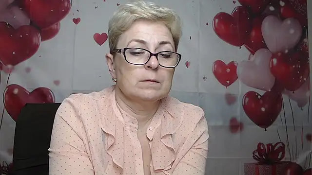 EmiliaGree: онлайн-секс-чат