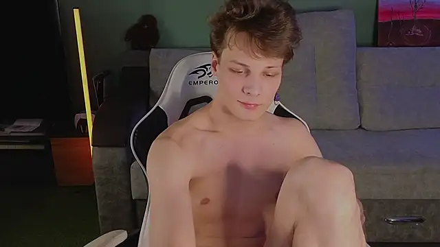 Show modela TeddyLiLboy na web-kameri