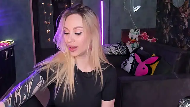 Blckmirrorr: онлайн-секс-чат