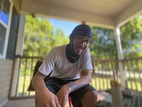 ThrowedWorldWide: απευθείας συνομιλία ΧΧΧ