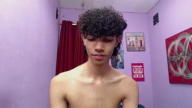 bigcock_twinks Show in webcam