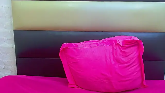 Онлайн чат XXX SweetSinAura