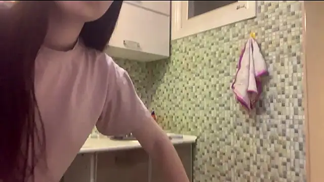 KikiAmino Webcam show