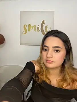 Pertunjukan Kamera Web Antonella_Julieta