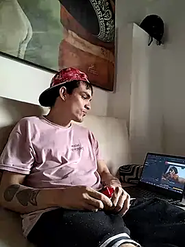 Chatroom XXX en direct de themaykiin19