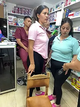 kandalove: διαδικτυακό σόου στην κάμερα