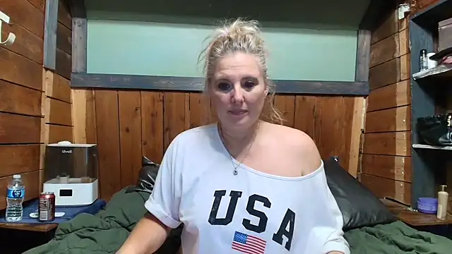 lisaxlovexxx Adlı Modelin Canlı XXX Sohbeti