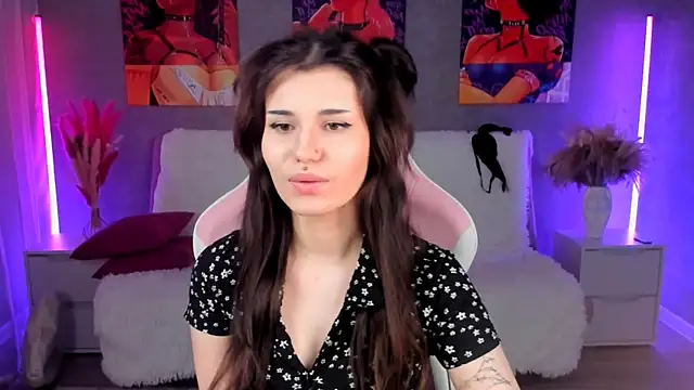 AnoraDarkのライブXXXチャット