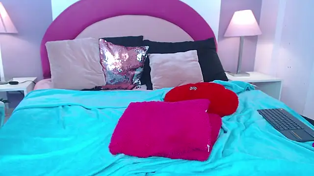 Suzy1_ Chat XXX in diretta