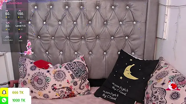 LAILAGUMMY Chat XXX in diretta