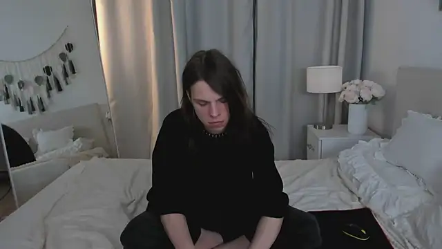 Louis_Hayes: διαδικτυακό σόου στην κάμερα